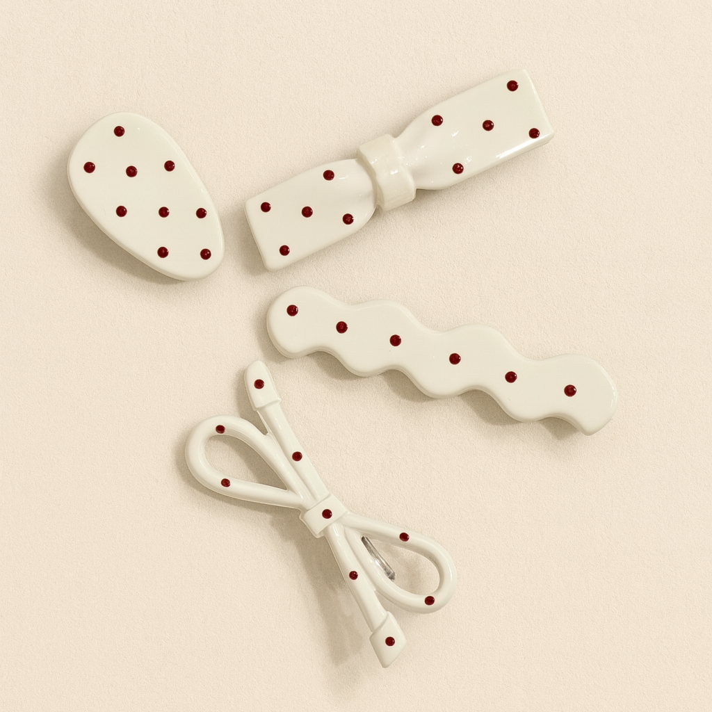 Sada sponek do vlasů MONEA vanilková s puntíky2